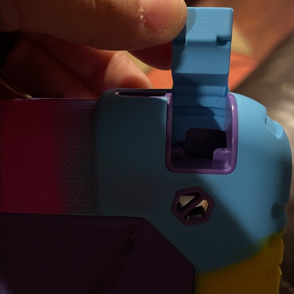 Ipad 5th/6th Generation multicolor Silicone and Hard Cover  9.7” - Picture 15 of 16